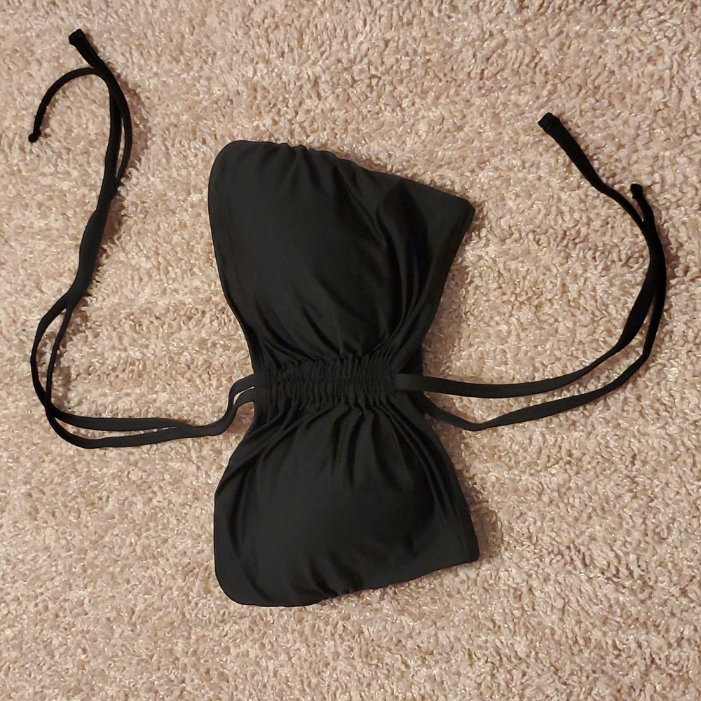 NWT Shade & Shore Tie-Front Halter Bikini Top